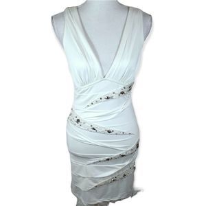 NIKIBIKI WHITE V-NECK BANDAGE BODYCON EMBELLISHED DRESS SZ.M EUC